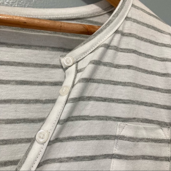 St. John’s Bay White & Grey Striped Keyhole Collar 3/4 Sleeve Top BNWT Size L - Picture 4 of 9
